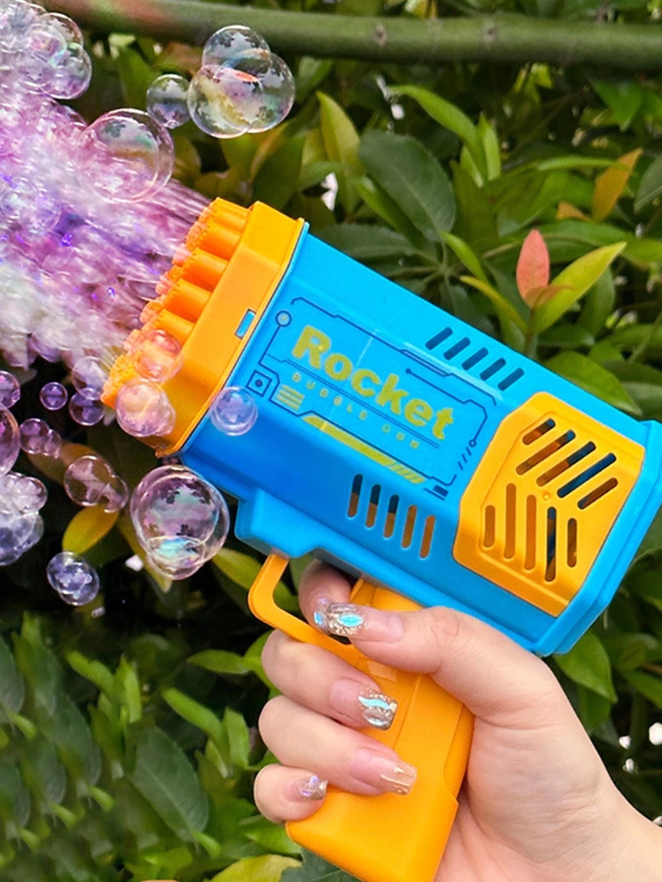SUPER FUN BUBBLE GUN, you can shoot hundreds of bubbles having a blast why bother blowing bubbles one by one
